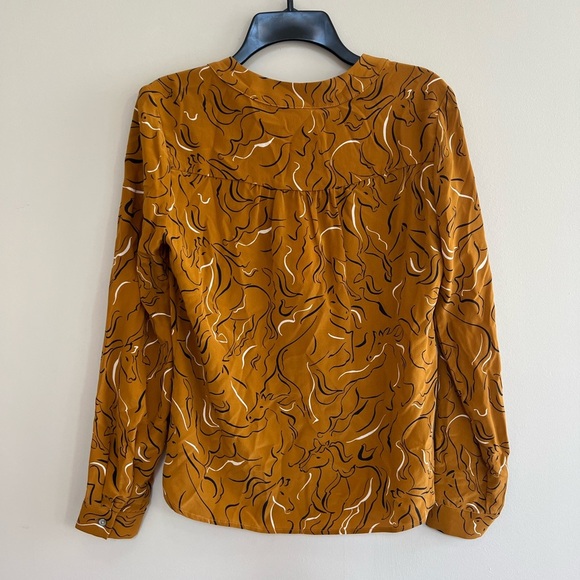 NWT Amour Vert Kaya Wild Horses Silk Button Front Blouse, size XS - Picture 2 of 7